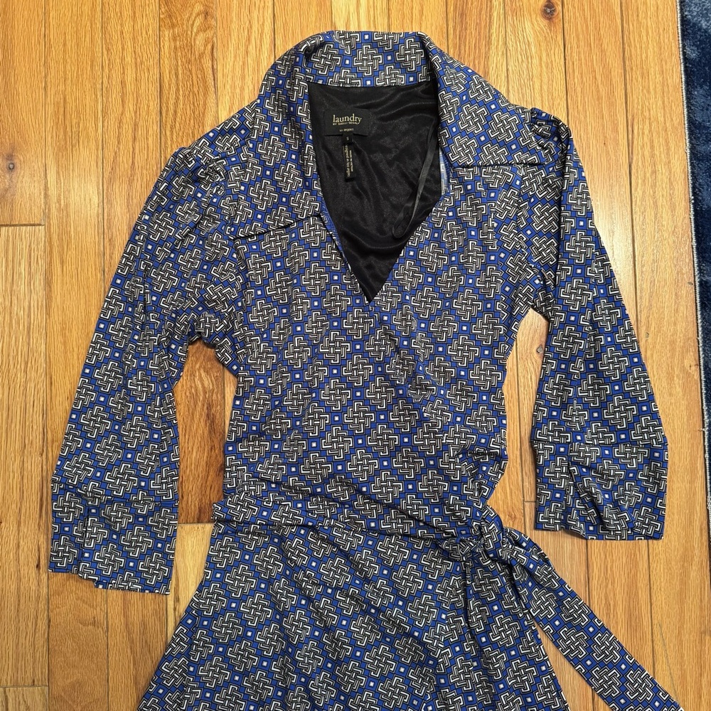 Blue Patterned Wrap Dress - Picture 2 of 4